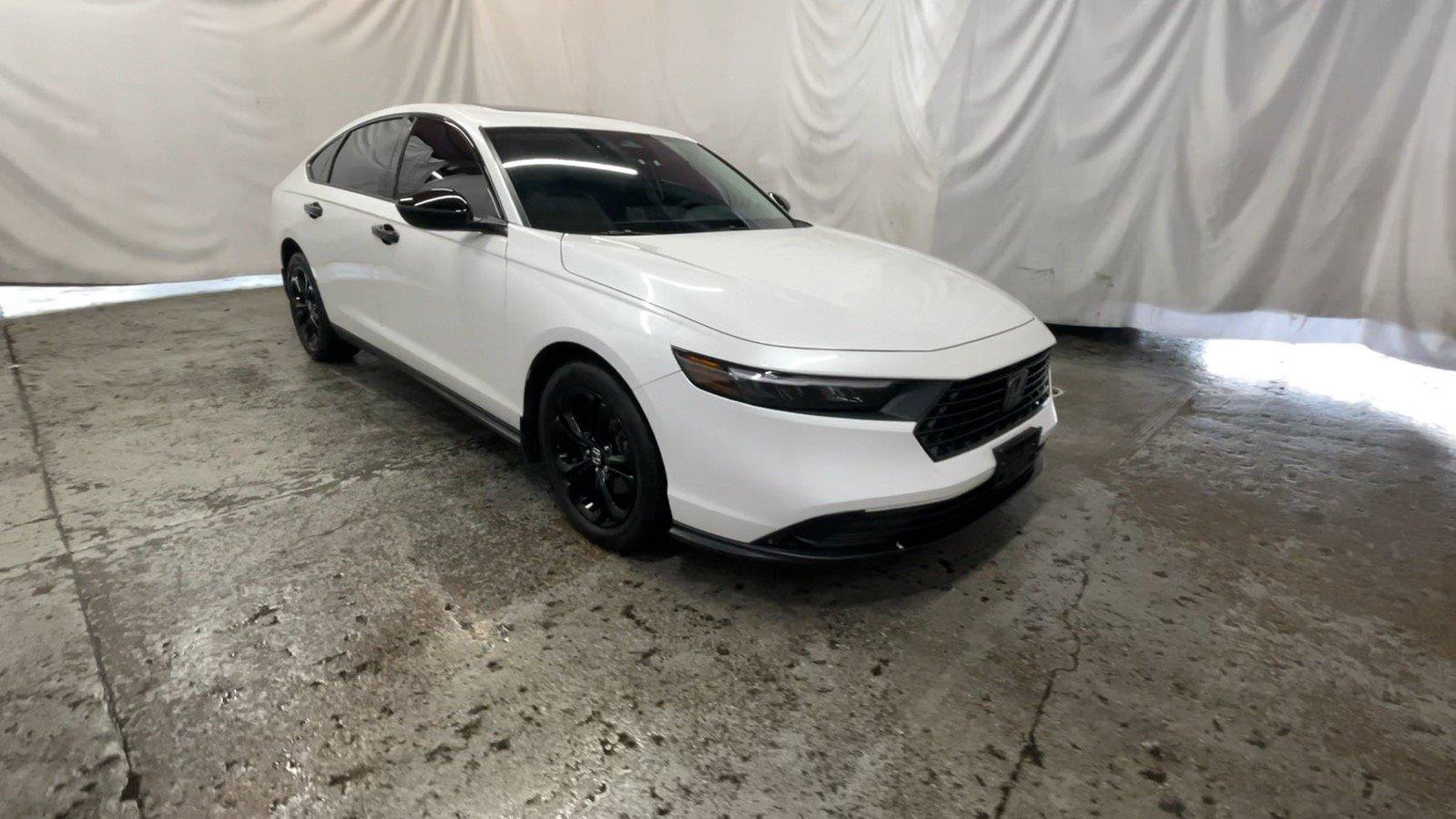 Certified 2025 Honda Accord SE image 2