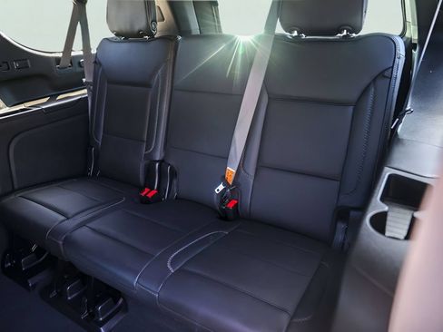 Used 2023 GMC Yukon XL Denali RWD image 27