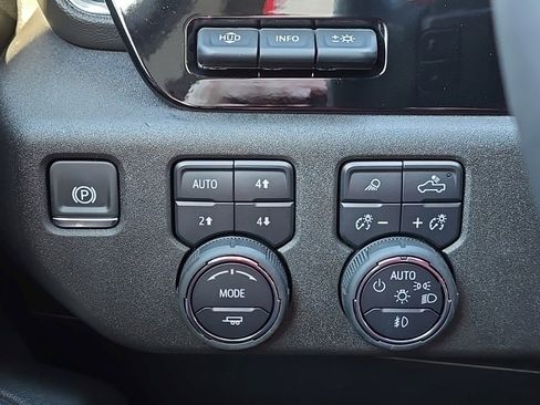 Certified 2025 Chevrolet Silverado 1500 LTZ w/ LTZ Premium Package image 28