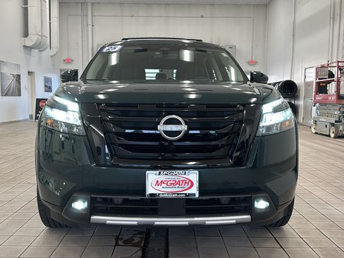 Used 2025 Nissan Pathfinder Platinum AWD/4WD image 10