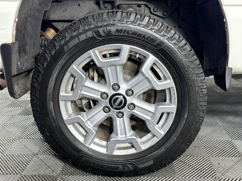 Used 2023 Nissan Titan SV w/ SV Convenience Package image 31