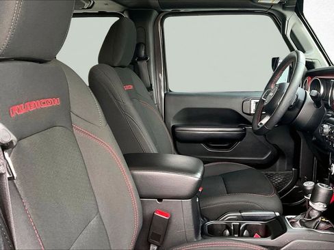 Used 2019 Jeep Wrangler Unlimited Rubicon w/ Cold Weather Group image 29