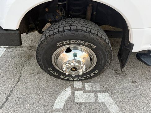 Used 2018 Ford F350 XL w/ Power Equipment Group image 7