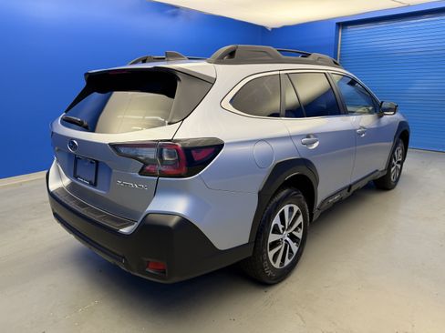 Certified 2025 Subaru Outback Premium w/ Popular Package #1A AWD/4WD image 7