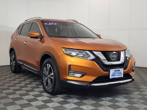 Used 2017 Nissan Rogue SL w/ SL Premium Package image 3