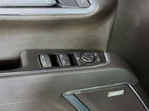 Used 2025 Chevrolet Silverado 1500 LT Trail Boss w/ Convenience Package II AWD/4WD image 17