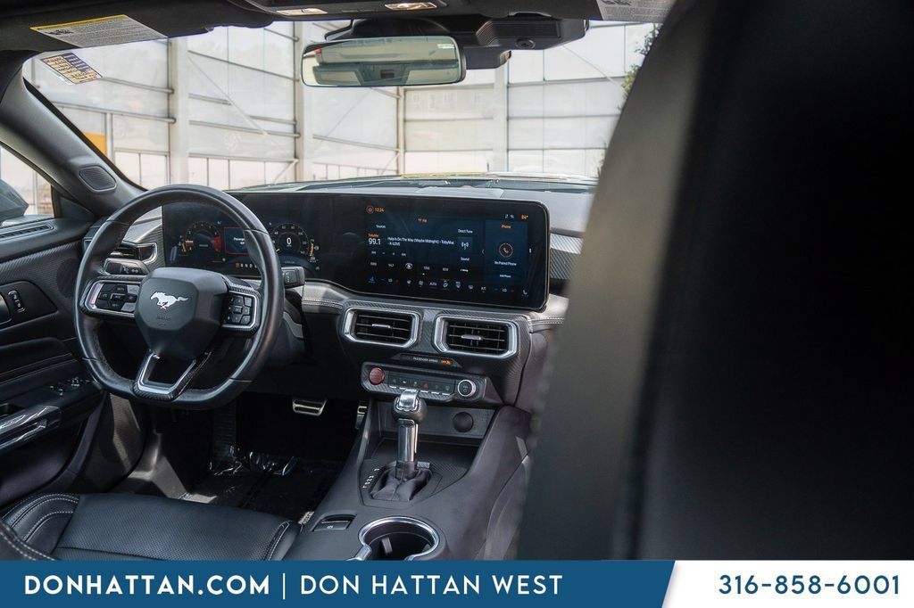 Used 2025 Ford Mustang Premium RWD image 4