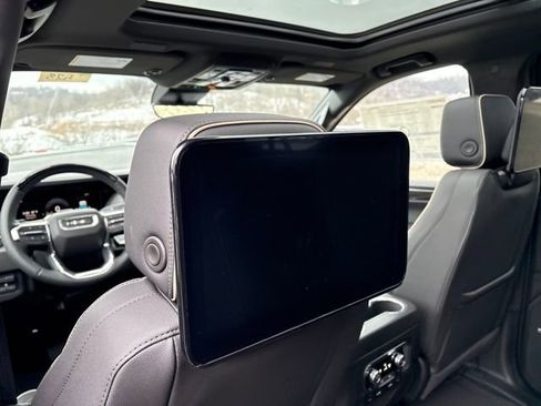 New 2026 GMC Yukon XL Elevation w/ Elevation Premium Package image 7