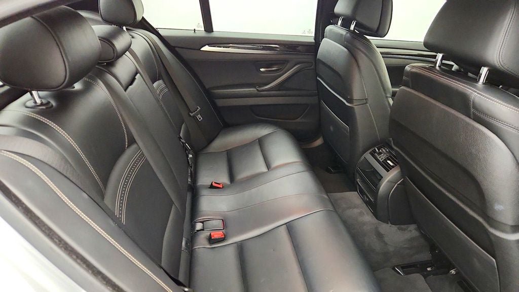 Used 2016 BMW 550i Sedan RWD image 24