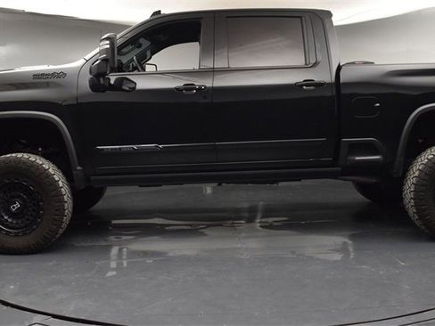 Used 2024 Chevrolet Silverado 2500 High Country w/ Midnight Edition image 5