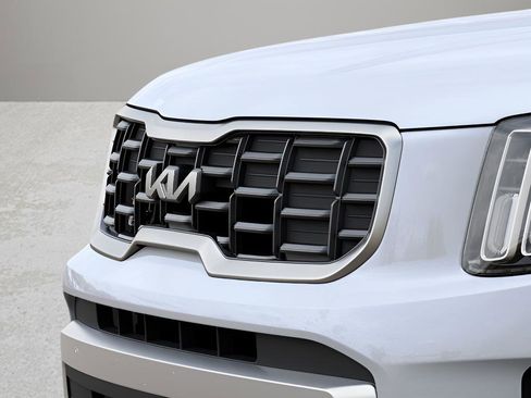 New 2025 Kia Telluride S image 12