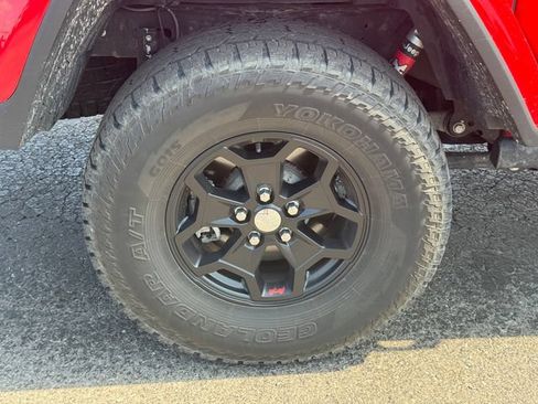 Certified 2020 Jeep Gladiator Rubicon AWD/4WD image 12
