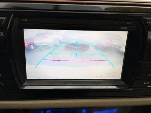 Used 2015 Toyota Corolla LE FWD image 17