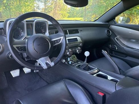 Used 2010 Chevrolet Camaro SS w/ RS Package RWD image 7
