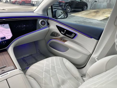 Certified 2023 Mercedes-Benz EQS 580 4MATIC Sedan image 4