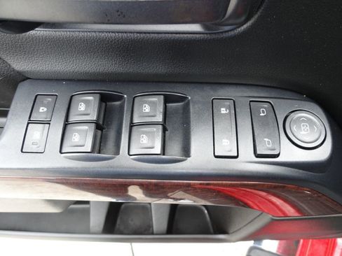 Used 2018 GMC Sierra 2500 SLE w/ SLE Preferred Package image 21