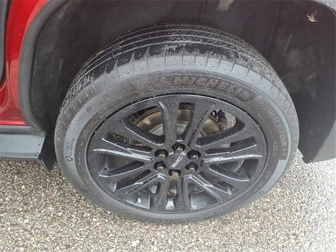 Used 2021 GMC Acadia SLE w/ Driver Convenience Package image 15