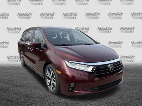 Used 2021 Honda Odyssey Touring image 2