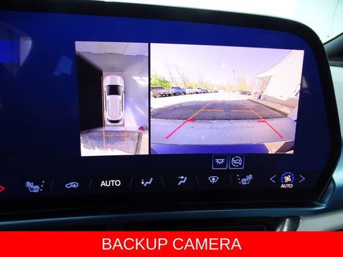Used 2025 Chevrolet Equinox EV LT FWD image 14