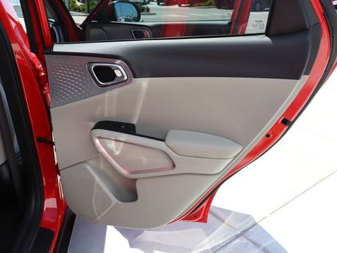 Used 2022 Kia Soul LX FWD image 26