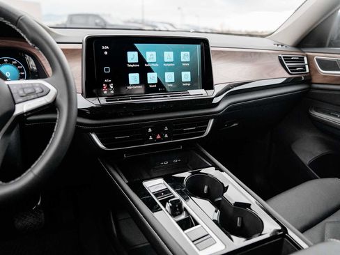 New 2026 Volkswagen Atlas SE image 8