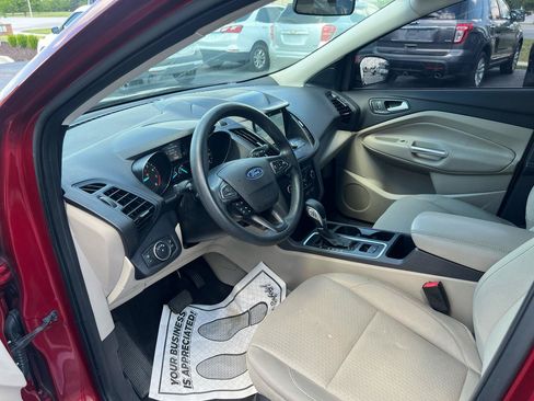 Used 2019 Ford Escape SE FWD image 15