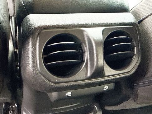 Used 2023 Jeep Wrangler Unlimited w/ Cold Weather Group AWD/4WD image 28