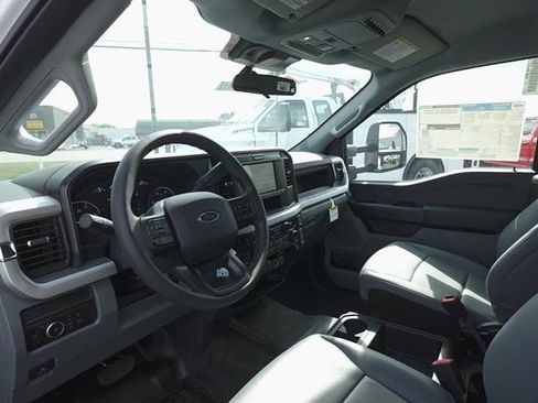 New 2025 Ford F550 4x4 Supercab Super Duty image 11