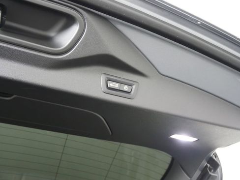 Certified 2023 BMW X7 xDrive40i w/ Executive Package image 21