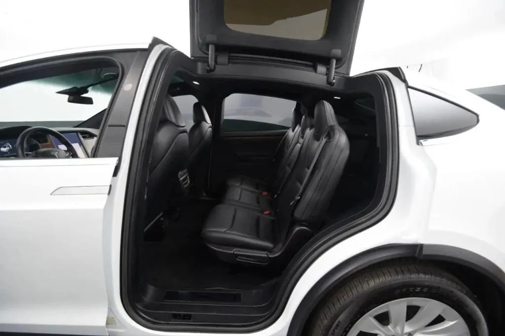 Used 2020 Tesla Model X Long Range AWD/4WD image 41