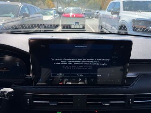 New 2026 Lincoln Corsair Premiere image 18