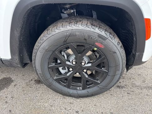 New 2026 Jeep Grand Cherokee Altitude AWD/4WD image 9