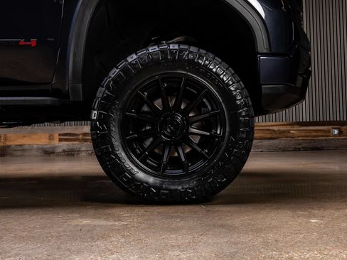 Used 2022 GMC Sierra 1500 AT4 w/ AT4 Premium Package AWD/4WD image 12