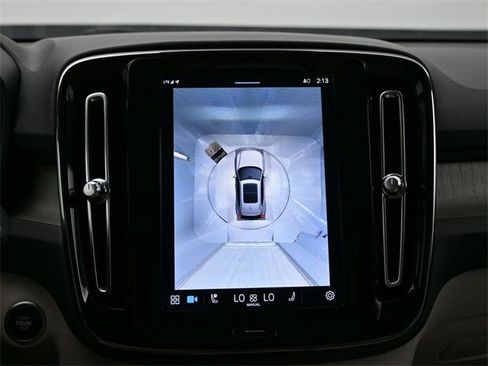 Used 2024 Volvo XC40 B5 Plus w/ Climate Package image 20