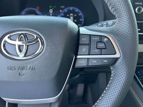 Certified 2026 Toyota Sienna Limited FWD image 20
