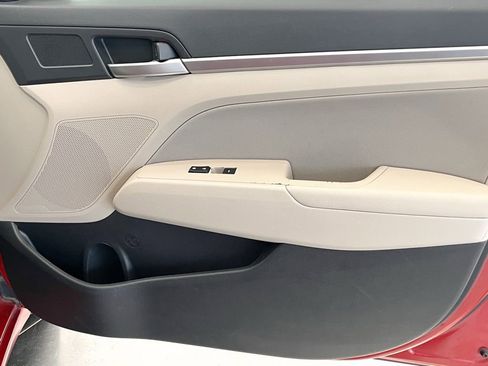 Used 2019 Hyundai Elantra SEL image 29