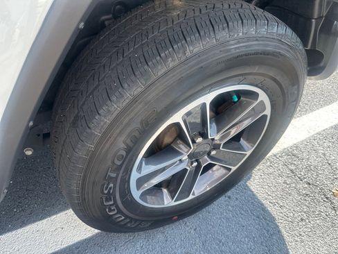 Used 2023 Jeep Wrangler Sahara w/ Cold Weather Group image 12