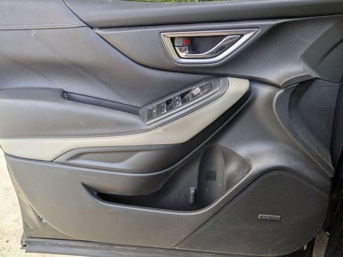 Used 2023 Subaru Forester Limited AWD/4WD image 11