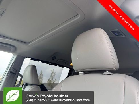 Used 2017 Toyota Sienna XLE w/ XLE Navigation Package image 9