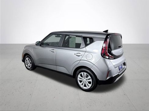 Used 2023 Kia Soul LX FWD image 8