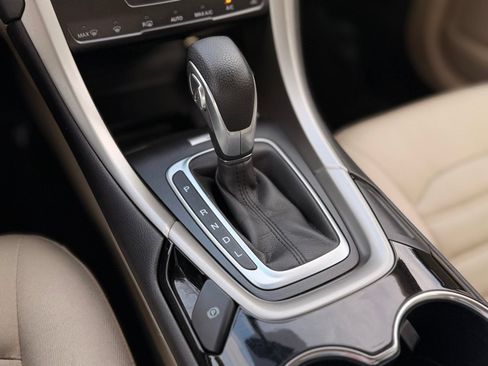 Used 2014 Ford Fusion SE FWD image 32