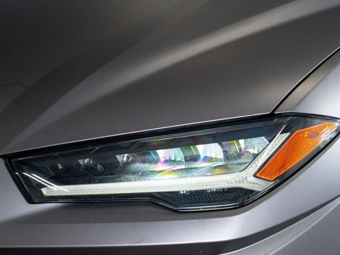 Used 2019 Lamborghini Urus image 13