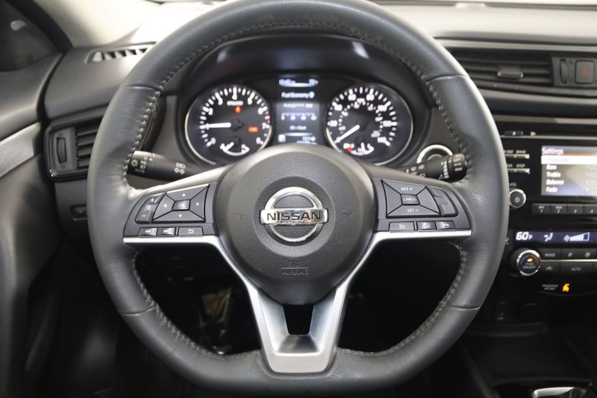 Used 2017 Nissan Rogue SV w/ Midnight Edition AWD/4WD image 29