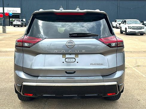 Used 2025 Nissan Rogue Platinum w/ Tech Package image 7