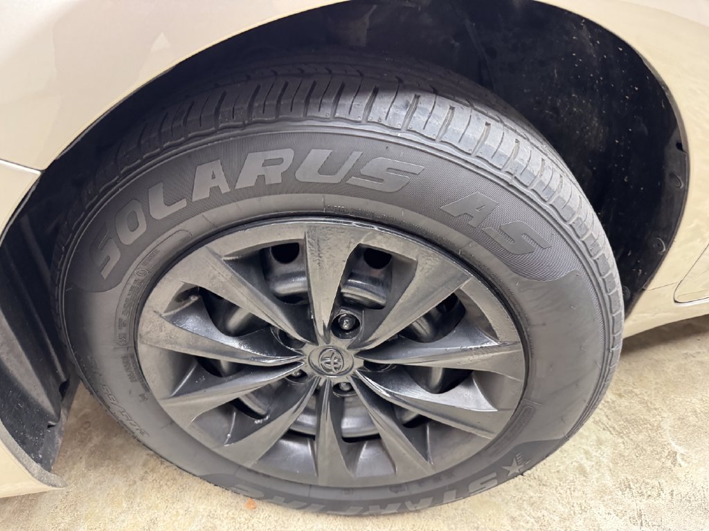 Used 2015 Toyota Camry LE FWD image 28