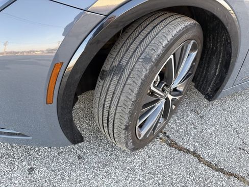 Used 2024 Toyota Prius Limited image 8