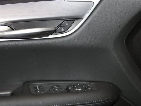 New 2026 Cadillac XT5 Luxury image 9