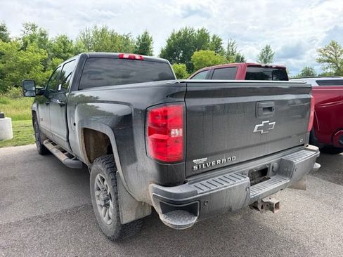 Used 2017 Chevrolet Silverado 2500 LT w/ Midnight Edition AWD/4WD image 7