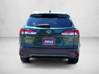 Used 2023 Toyota Corolla Cross LE w/ Moonroof Package AWD/4WD video 3