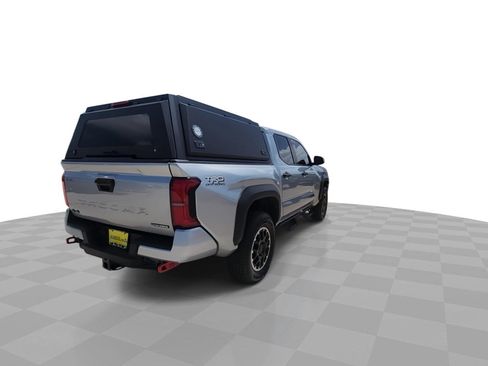 Used 2026 Toyota Tacoma TRD Off-Road AWD/4WD image 8